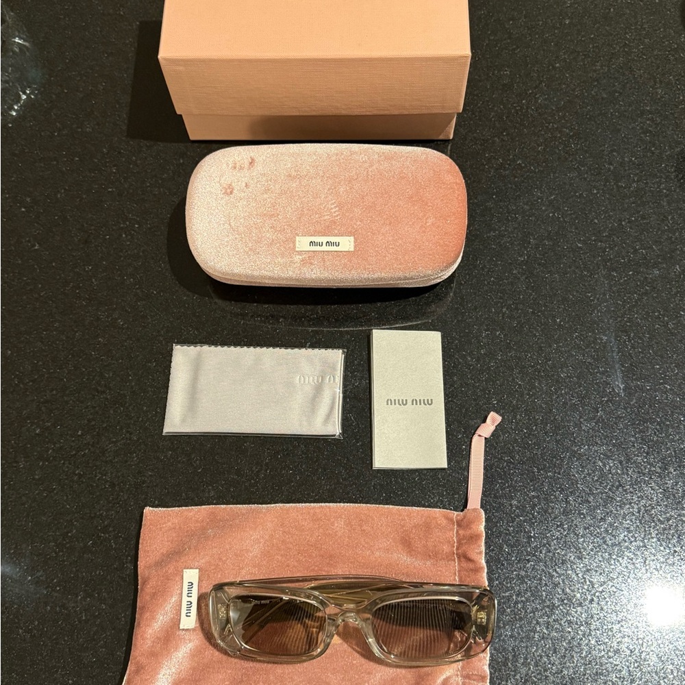 Miu Miu Sunglasses with Pink Velvet Case - Picture 4 of 6